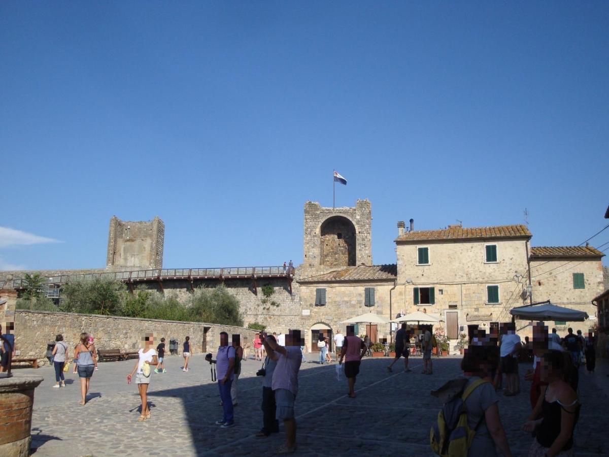 Sognare Nel Castello Hotel Monteriggioni Exterior foto