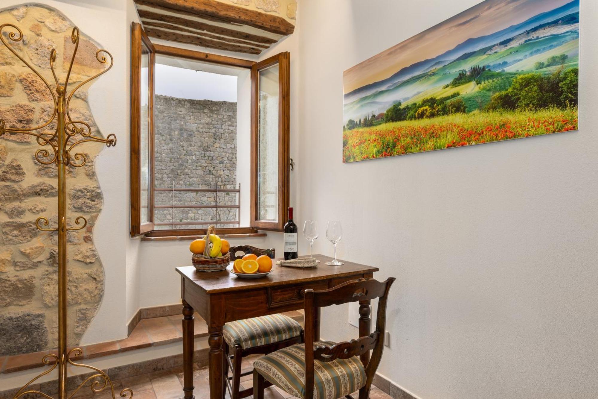 Sognare Nel Castello Hotel Monteriggioni Exterior foto